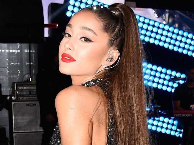 アリアナ・グランデが元婚約者の「挑戦状」に反応、ネットいじめに苦言