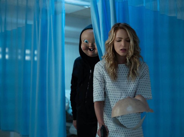 一度見たら忘れられない、赤ちゃんマスクの殺人犯が再びスクリーンに帰ってくる