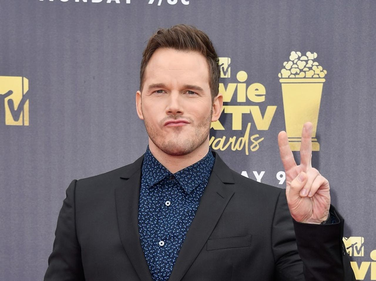 クリス・プラット、ラブラブ写真公開で「シュワちゃん娘」と堂々の交際宣言