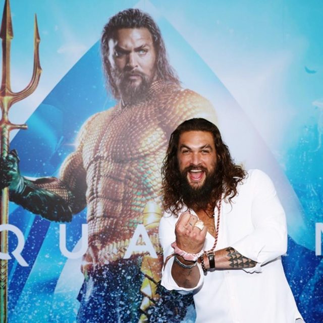 『アクアマン』ジェイソン・モモア、桃色のシュシュで「ふたつ結び」の破壊力がヤバイ