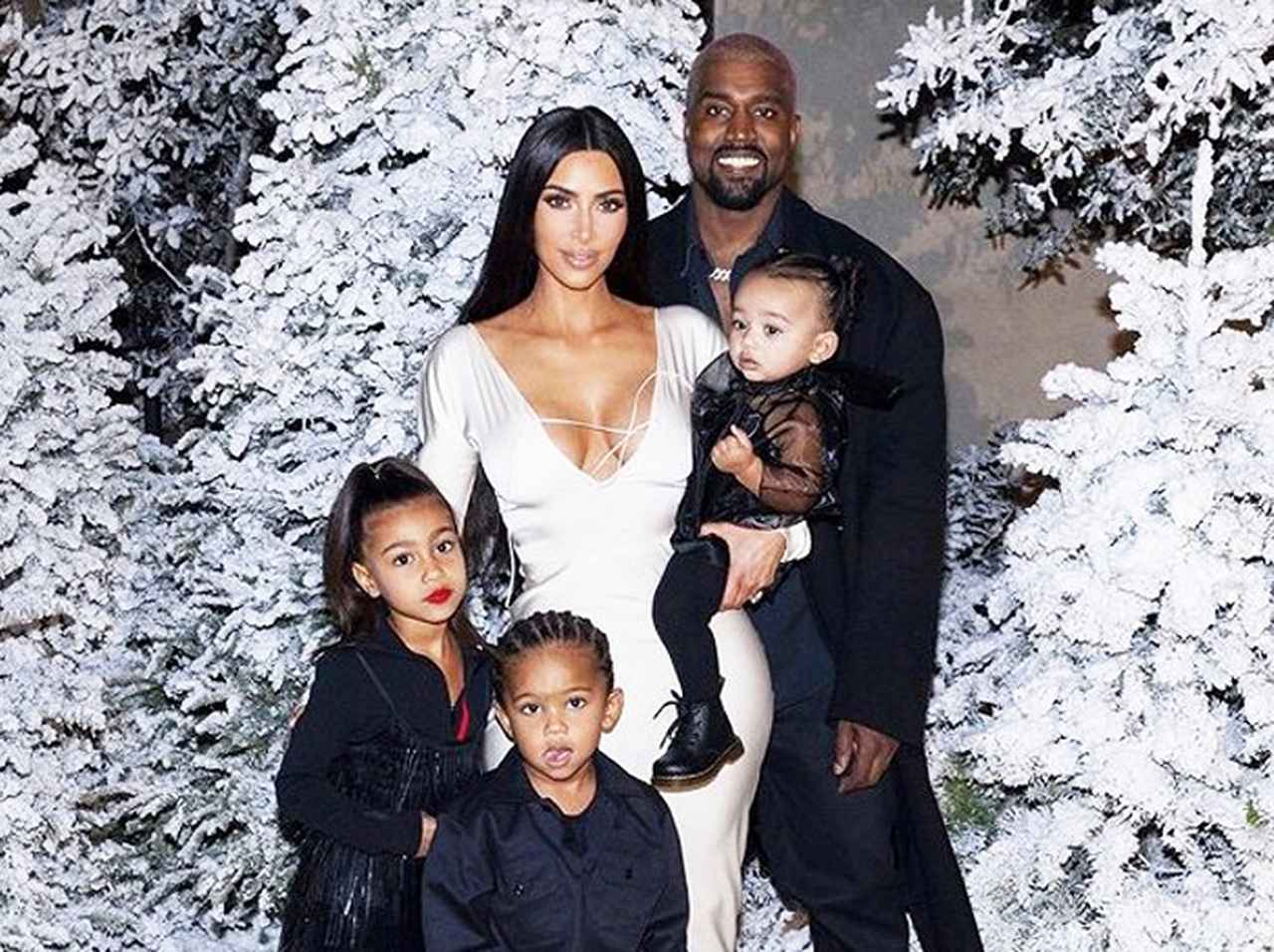 一晩で1.4億円!カーダシアン家のクリスマスパーティーが豪華すぎてめまいがする