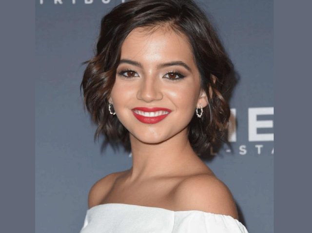 美少女イザベル・モナーのオフショルコーデがキュート