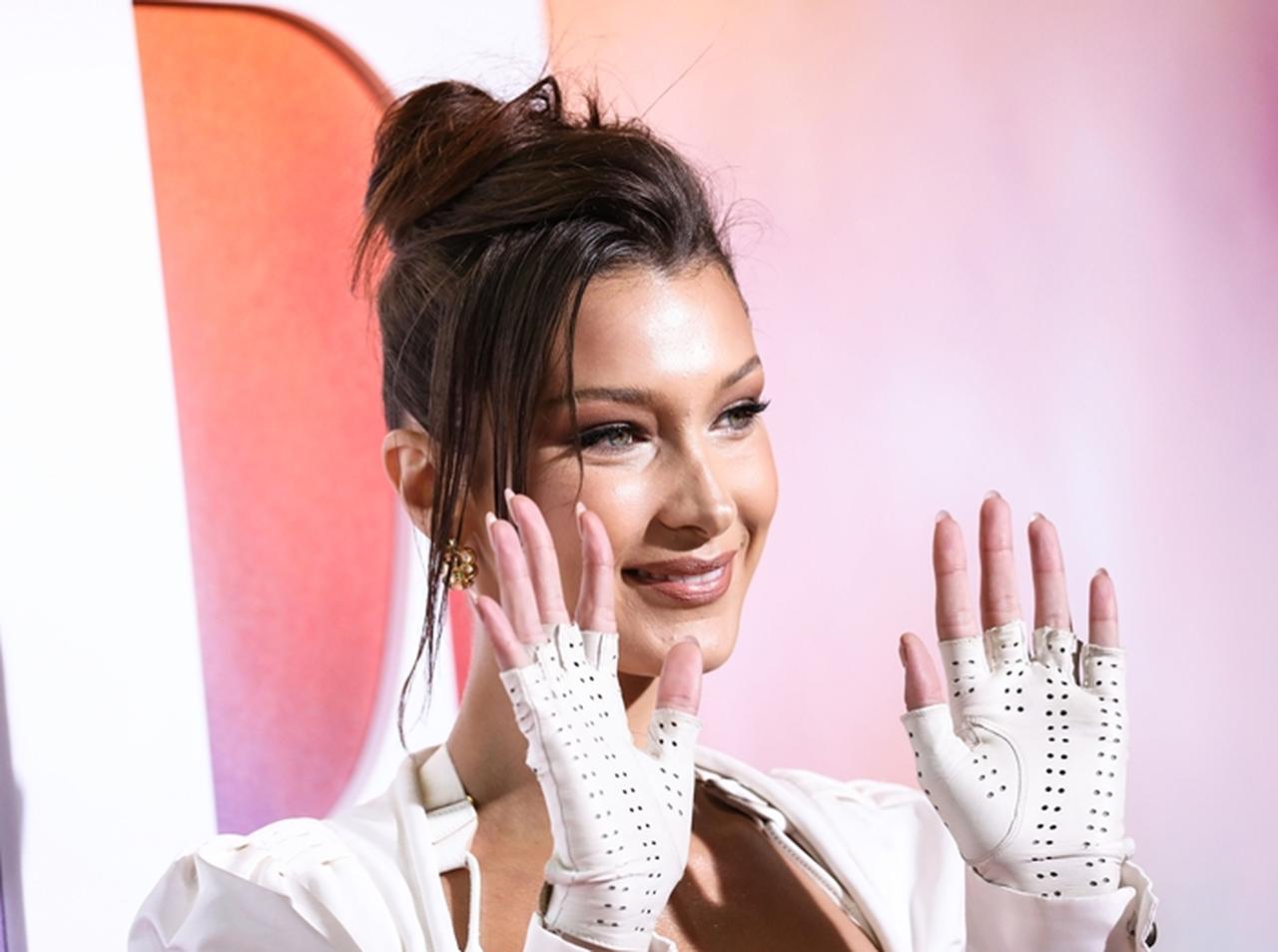 ベラ・ハディッド、空から見下ろした日本の「ある場所」に大感激