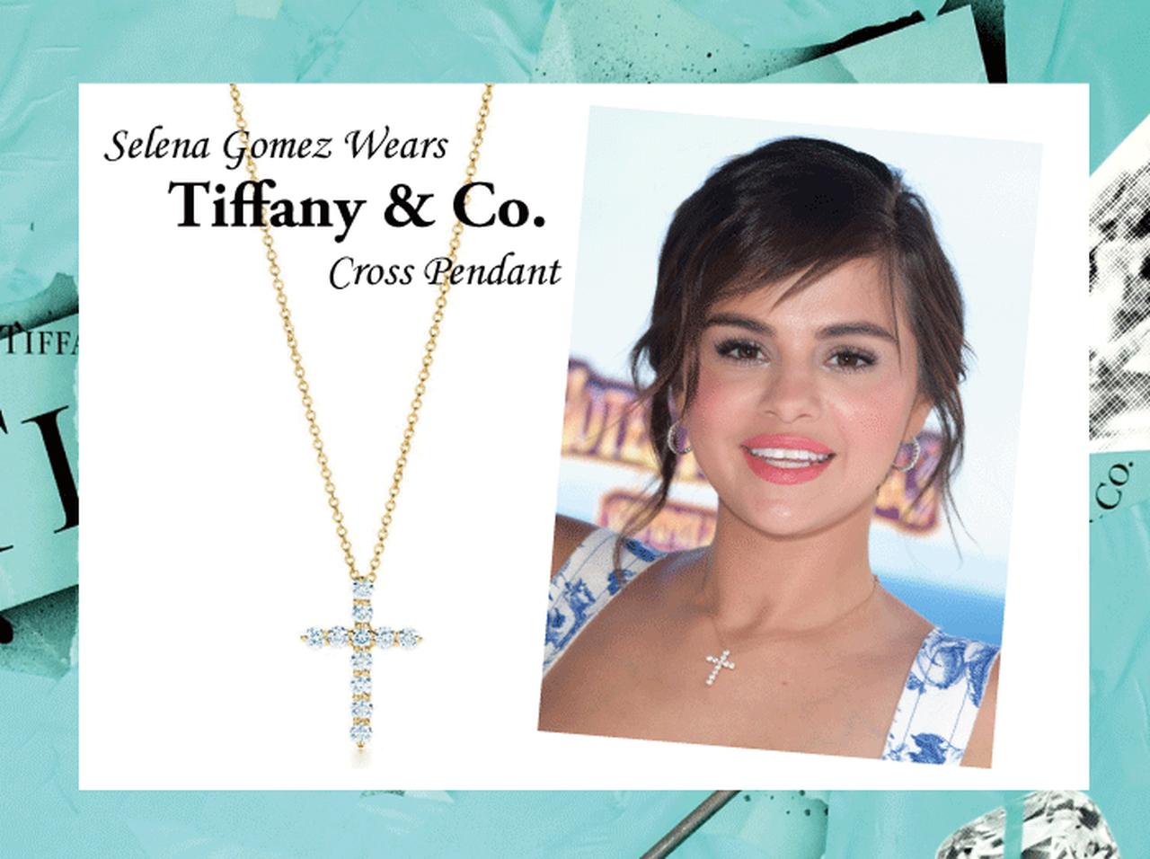 ティファニーのクロスネックレスをセレーナ・ゴメスがヘビロテ愛用♡
