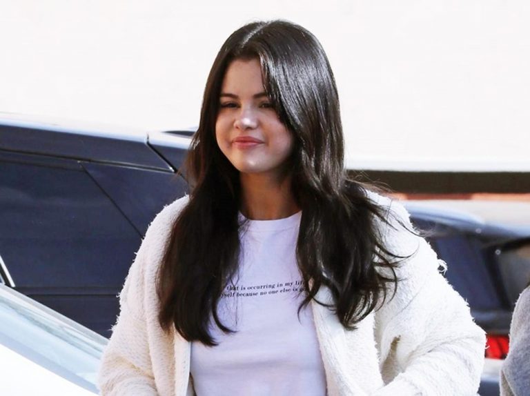 セレーナ・ゴメス、服の胸元の「長文メッセージ」で伝えたかったこととは?