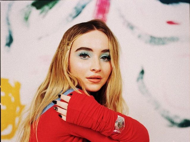 サブリナ・カーペンターの写真を撮影したのは誰？答えはあの有名セレブ