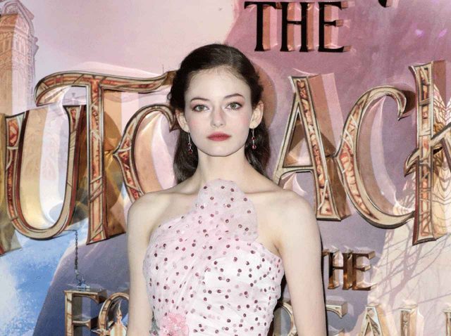 『くるみ割り人形』のマッケンジー・フォイのドレスがリアルプリンセス♡