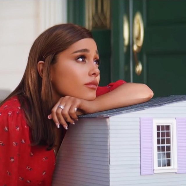 アリアナ・グランデ、元彼に捧げた新曲に出てきた「あの人」とXmasに再会