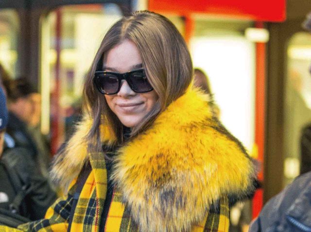 エコファーが旬♡ヘイリー・スタインフェルドがマイケル・コース コレクションを愛用