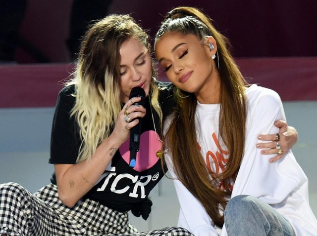 マイリー・サイラスがアリアナ・グランデのヒット曲を歌うとこうなる！