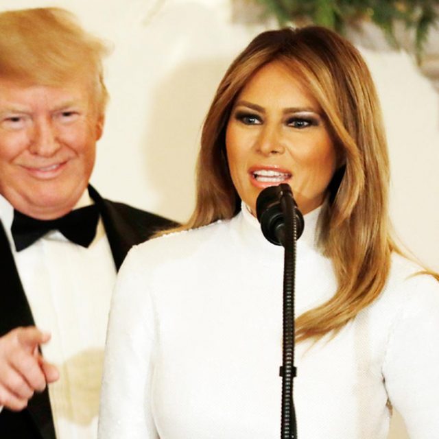 メラニア夫人の「パンツ履き忘れ」ルックに全米が凍りつく