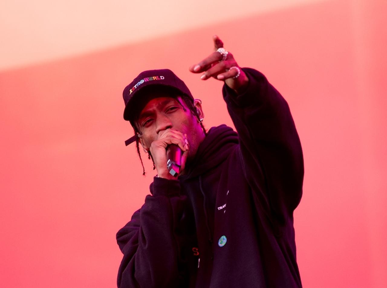 トラヴィス・スコット、アルバムが再び1位になった理由が「ザ・商売人」