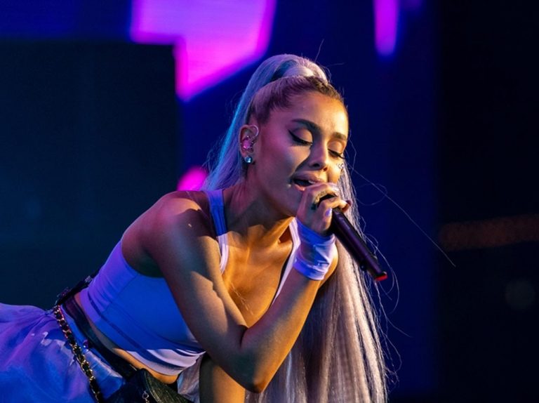 アリアナ・グランデ、幼少期から歌がうますぎると証明する1本の動画が話題に