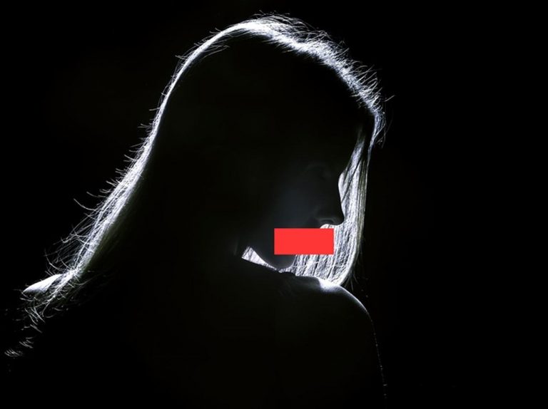 レイプ被害にあった女子大生、加害者が無罪放免で決意の「顔出し」