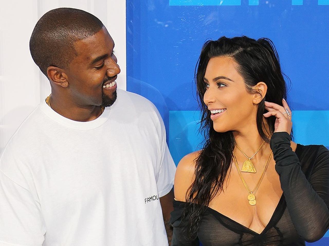 カニエ・ウェスト、妻キム・カーダシアンに1億円の小切手を贈った理由が驚愕