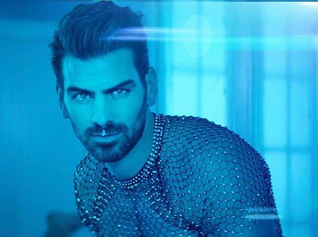 聴覚障がいを持つナイル・ディマルコが音楽業界から熱い視線、「手話MV」を披露