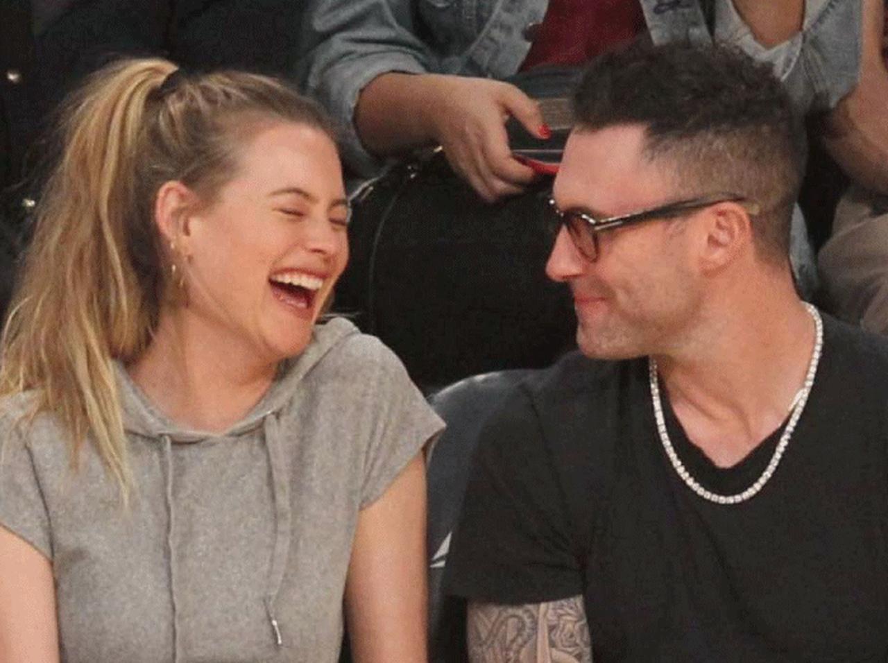 ベハティ・プリンスルーとアダム・レヴィーンのキュートなカップルコーデに注目♡