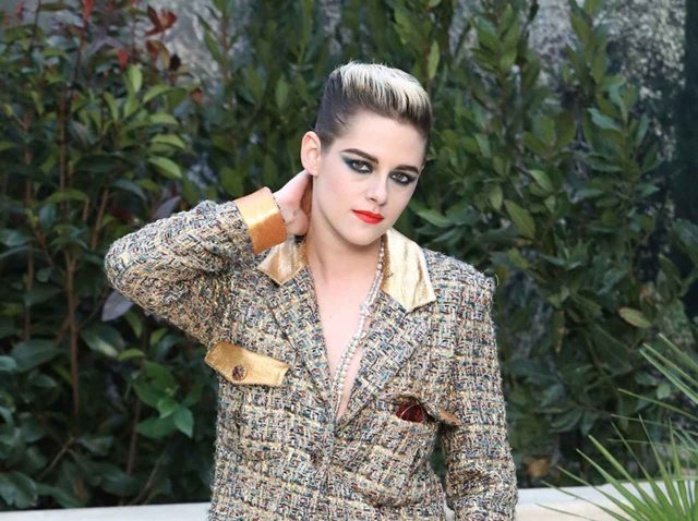 クリステン・スチュワート、あの人気女優と一緒にハイキング