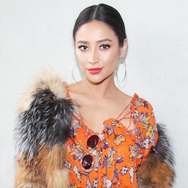 世界を旅した人気女優が選んだ日本のお土産は「ダイソー」で売ってる“アレ”