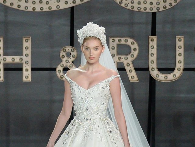 ラルフ＆ルッソのショーに登場したエルザ・ホスクがリアルプリセス