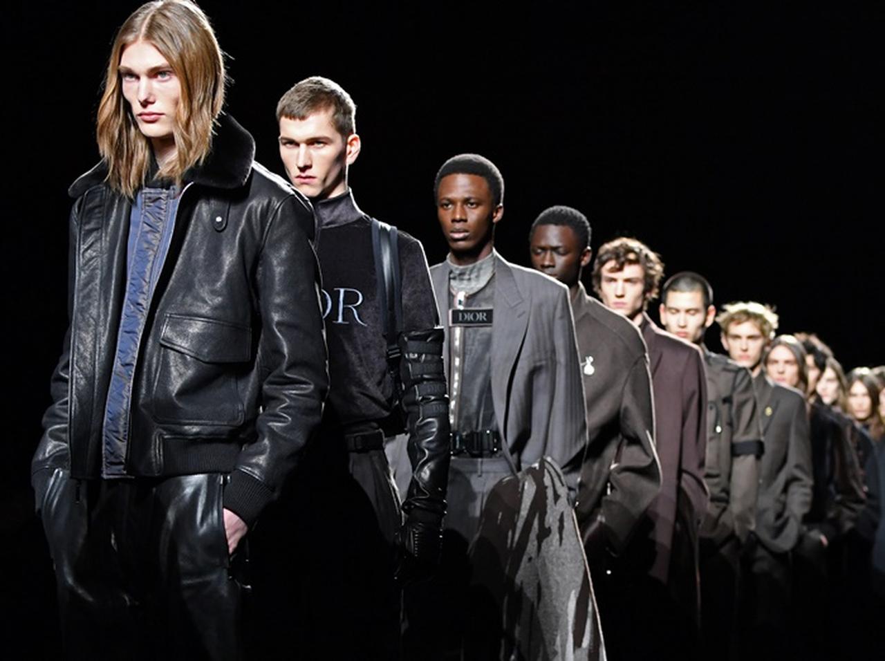 ディオールの最新コレクションは「モデルが歩かない」斬新な発表方法