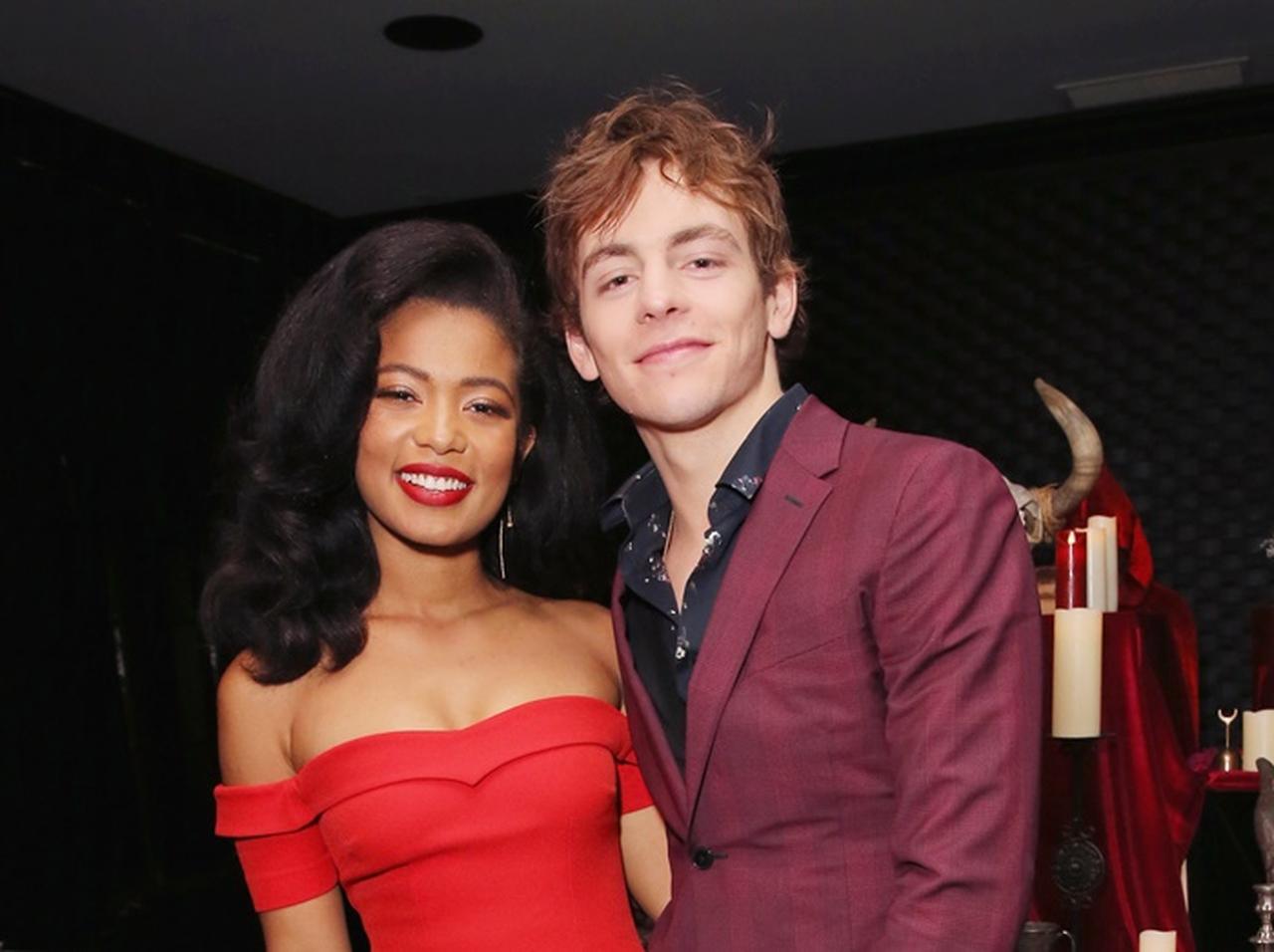 ロス・リンチ、共演女優との「熱愛報道」に意味深コメント