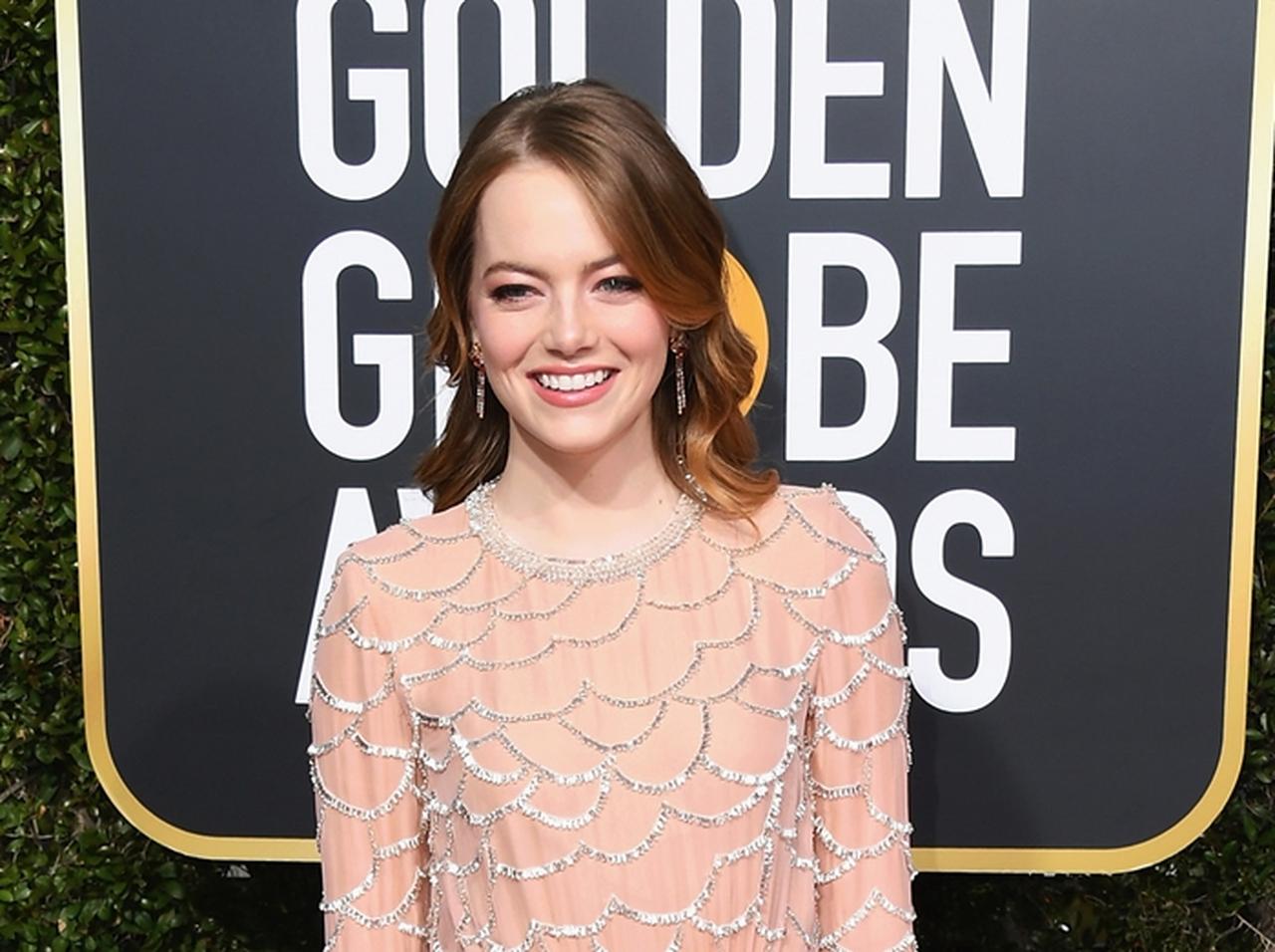 エマ・ストーン、ゴールデン・グローブで着用したドレスの制作時間に気が遠くなる【ゴールデン・グローブ2019】