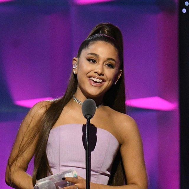 アリアナ・グランデ、自身から1位を奪った「ライバル」を称賛