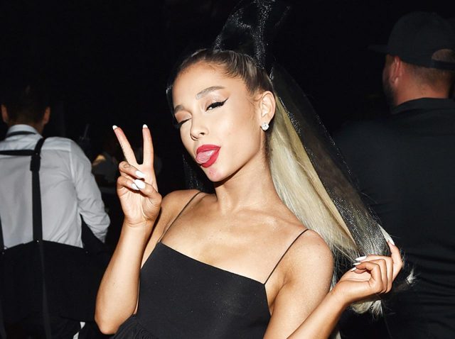 アリアナ・グランデ、新アルバムのカバーはまた「逆さま」！日本語記載も