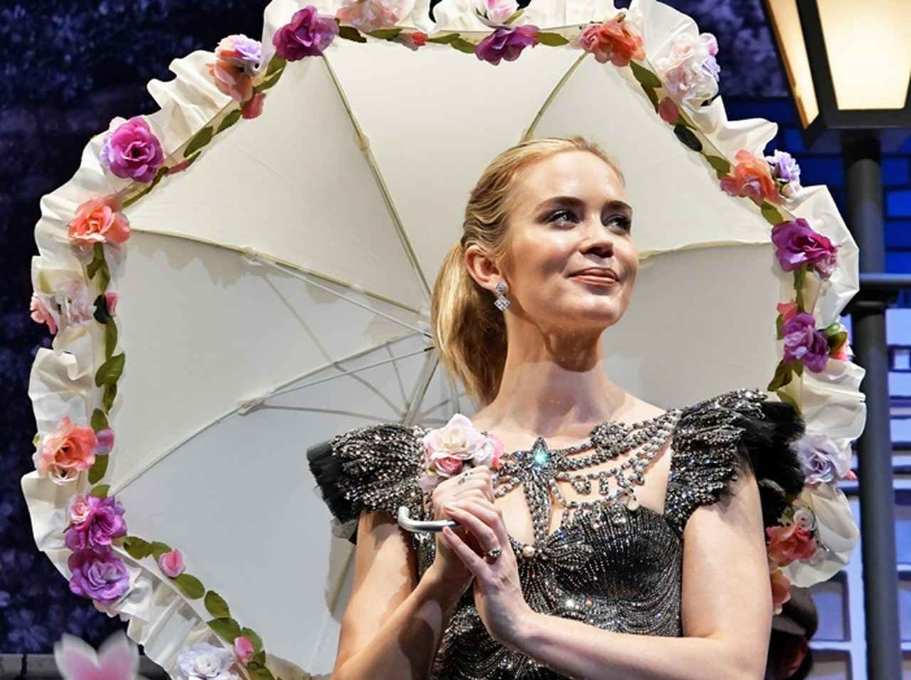 エミリー・ブラント、初来日でセレブに人気の「新・定番観光スポット」へ