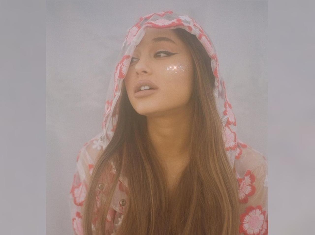 アリアナ・グランデ、どこか色っぽくてオトナ可愛い写真の「撮影者」はまさかの…