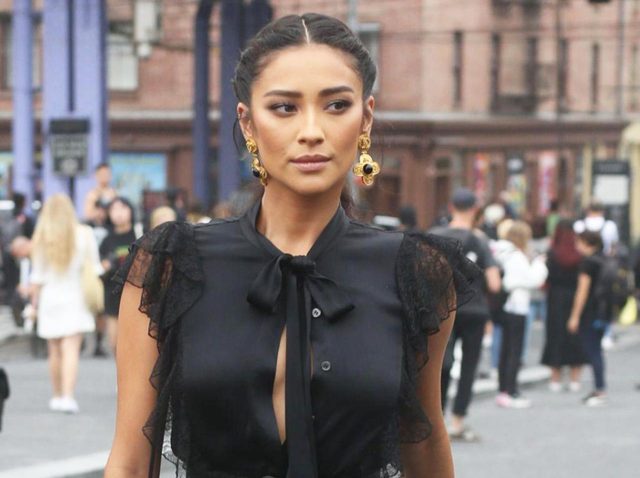 年越し来日のシェイ・ミッチェル、「流産」を告白