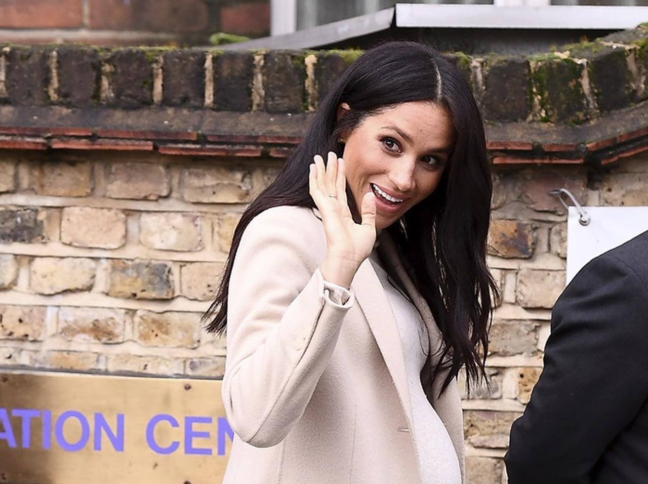 メーガン妃、H&Mの「3,999円」のニットワンピースを愛用