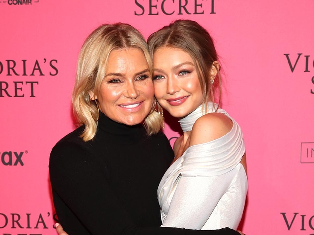 ハディッド姉妹の母、55歳で「美容整形」にサヨナラ宣言!整形なしのボディを披露