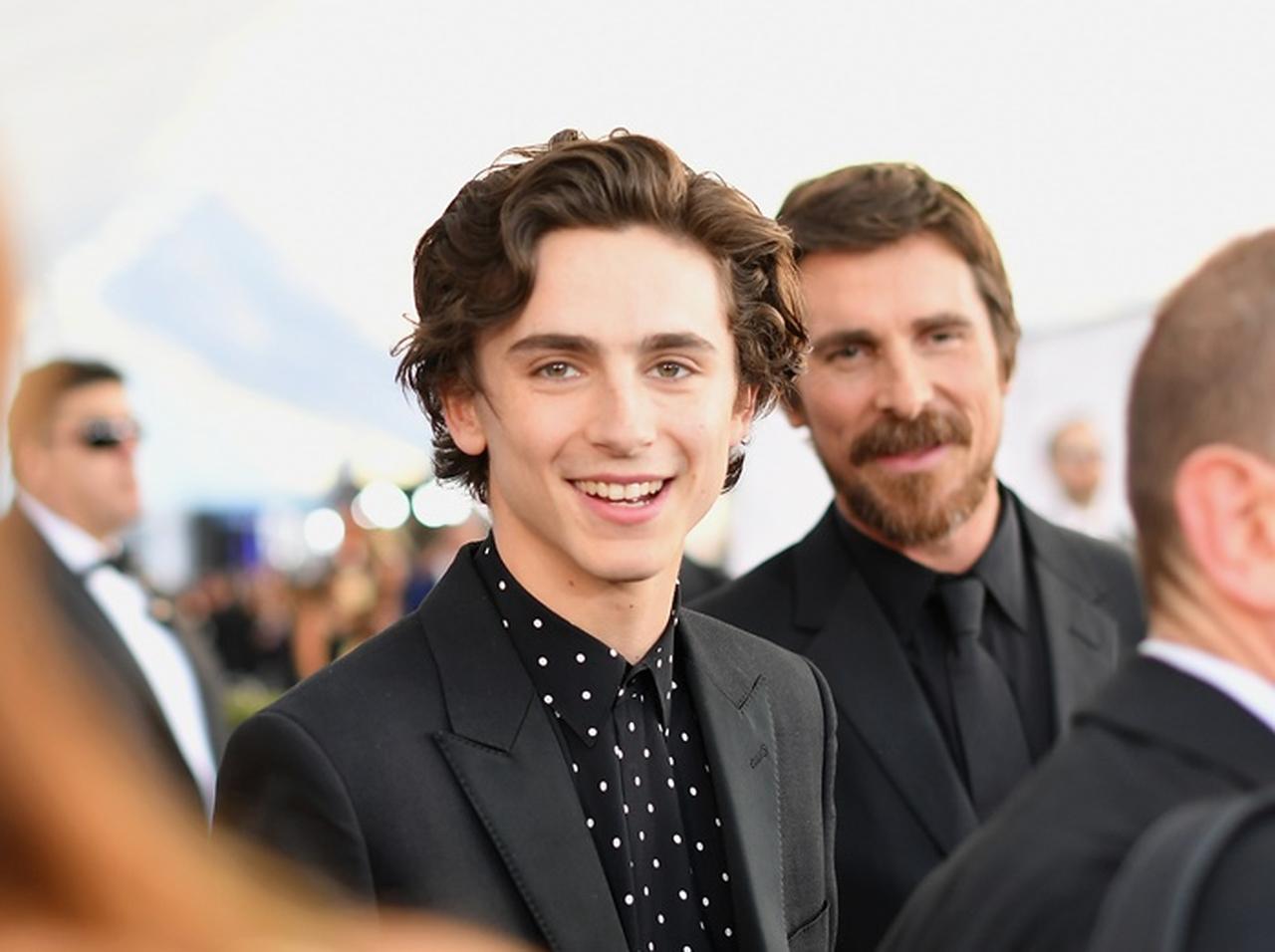 ティモシー・シャラメ、授賞式そっちのけで「ある事」に没頭【SAGアワード2019】