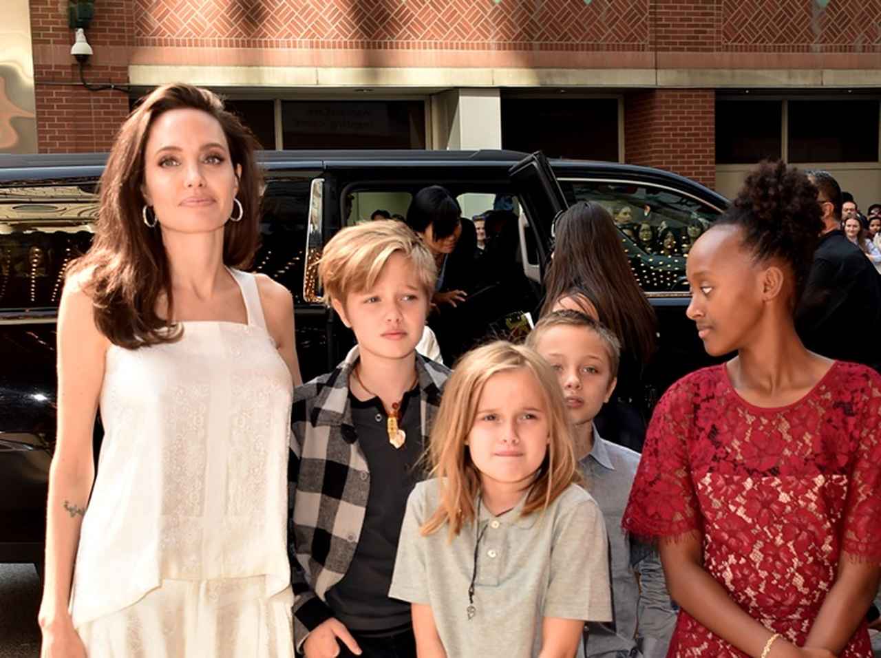 アンジェリーナ・ジョリー、子供たちと“ある場所”で「意外な姿」を目撃される