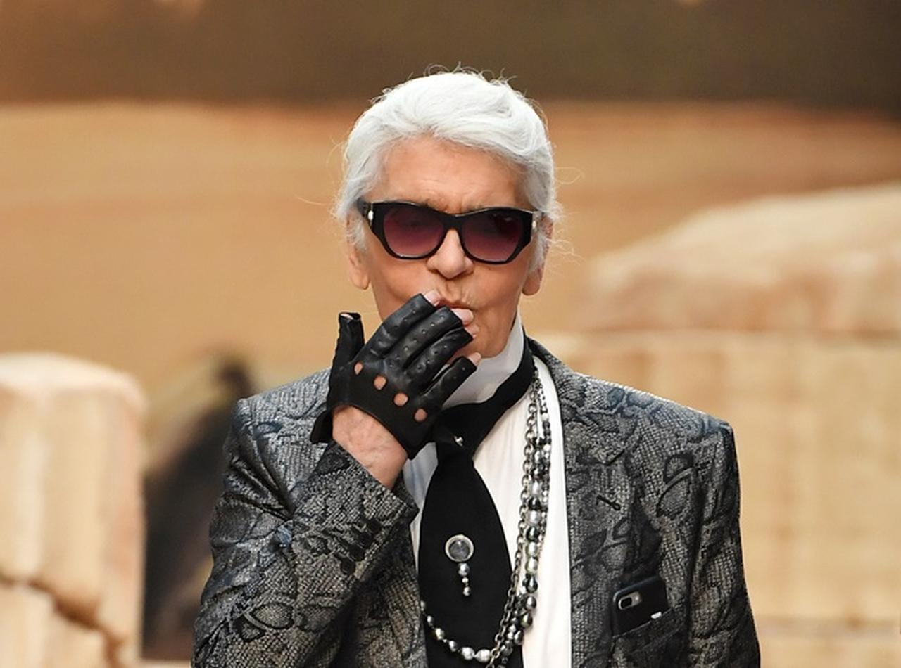 シャネルのショーでカール・ラガーフェルドが不在!一体なぜ?