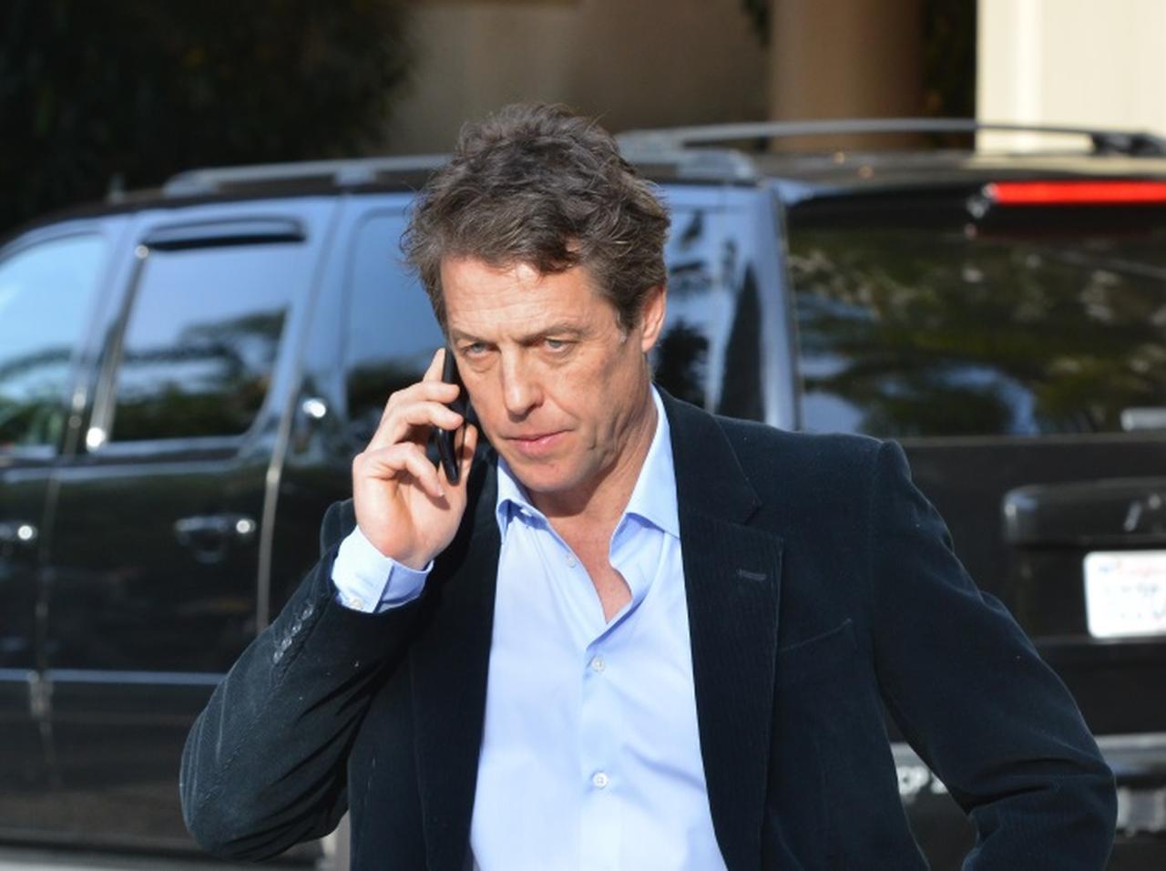 ヒュー・グラントが車上荒らし被害に!盗まれてしまった大事なものとは?