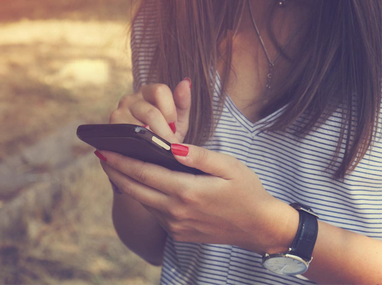 「１度デートしただけの男性」に15万9千件のメールを送った女性が逮捕