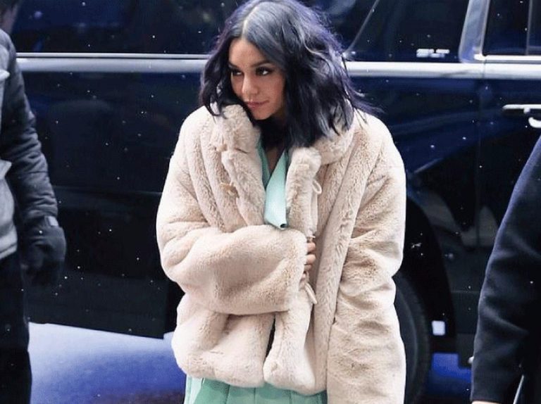 ヴァネッサ・ハジェンズのキュートすぎるミント×ベージュ コーデ♡