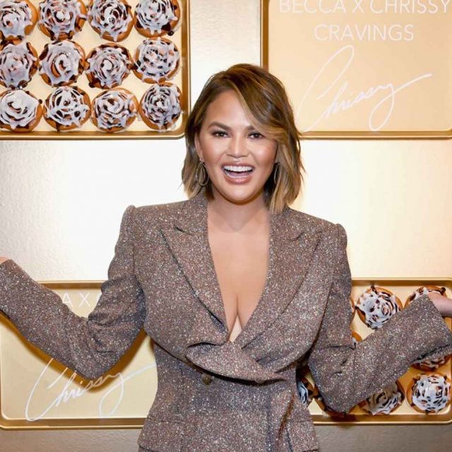 クリッシー・テイゲン、完璧なインスタ映え写真に隠された真実
