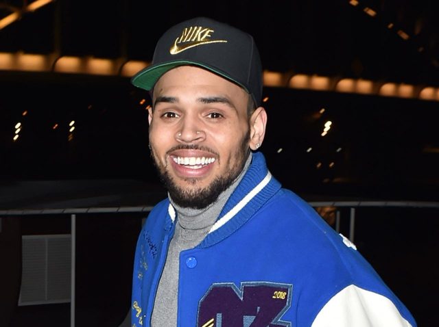 クリス・ブラウン、レイプ事件をネタに「ひと儲け」を企てる