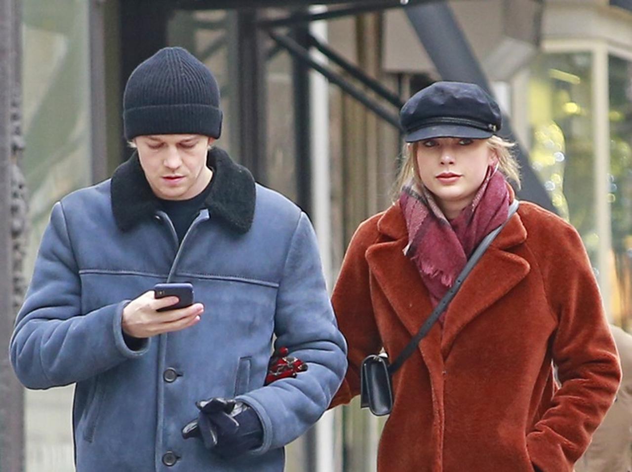 テイラー・スウィフト、今カレとの交際を「隠しすぎ」？ジョー・アルウィンが物申す