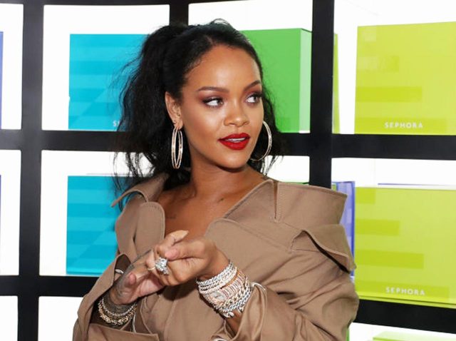 リアーナが実の父を告訴、「便乗ビジネス」に待った！