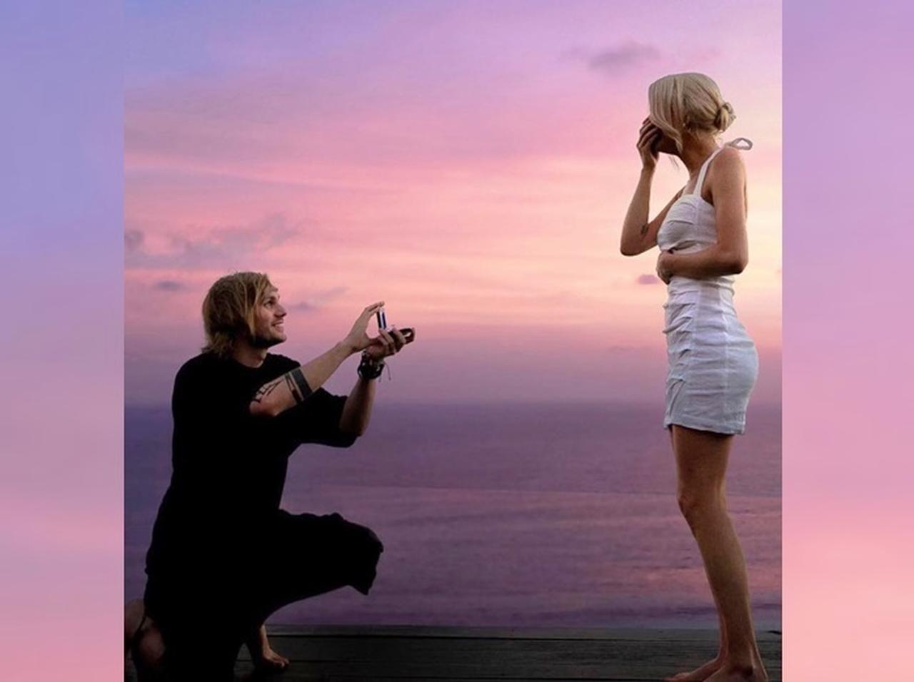 5SOSのマイケル・クリフォード、「思い出の地」で彼女にプロポーズ