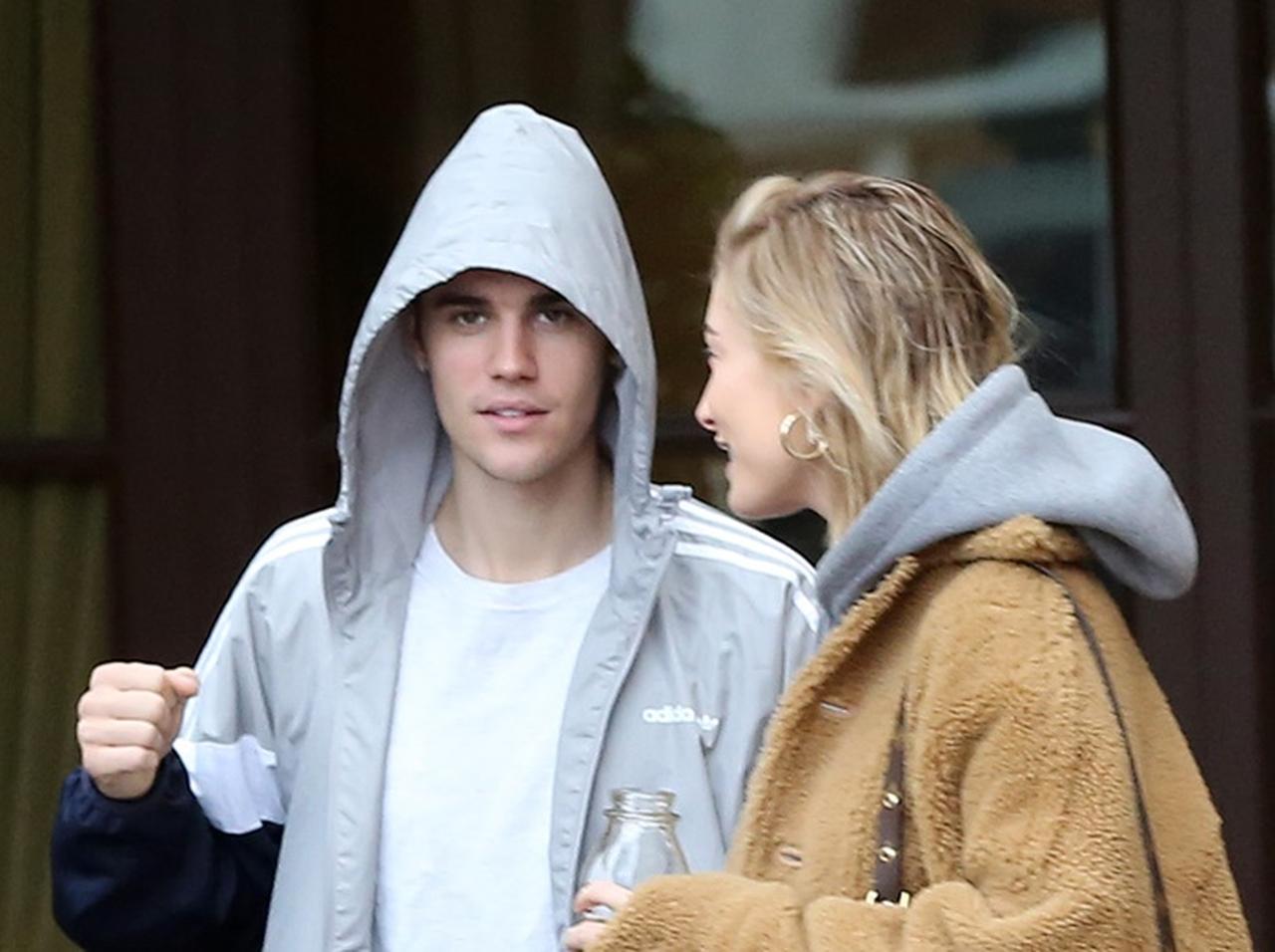 ジャスティン・ビーバー、妻の「胸元」を凝視する男性に思わず…