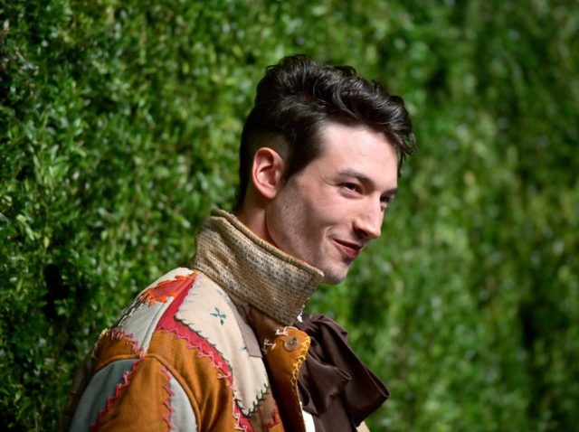 エズラ・ミラー、天童荒太原作×紀里谷和明監督『悼む人』ハリウッド版に主演決定！