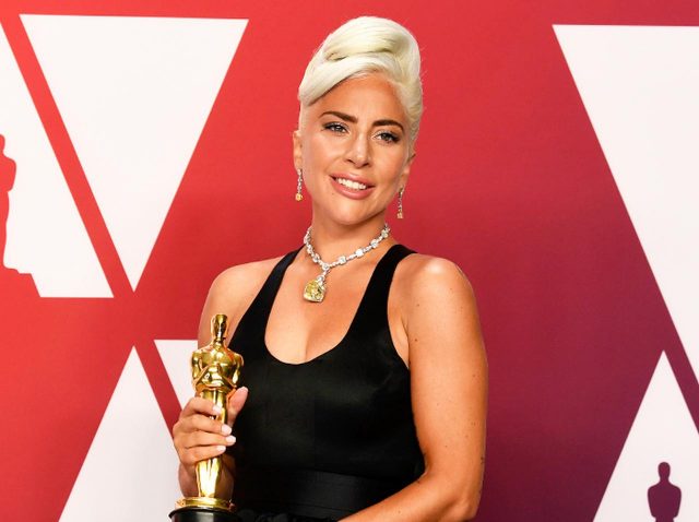 レディー・ガガ、アカデミー賞のネイルは日本人が担当！9ドルのポリッシュを使用