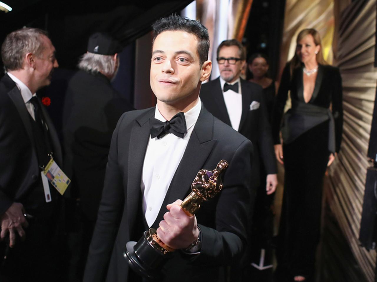 ラミ・マレック、アカデミー賞ステージから落下していた!救護班も出動