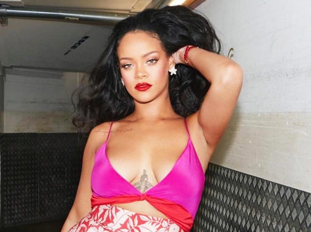 リアーナ、アラブで12番目にリッチな御曹司との交際は続行中！バスケデートが激写